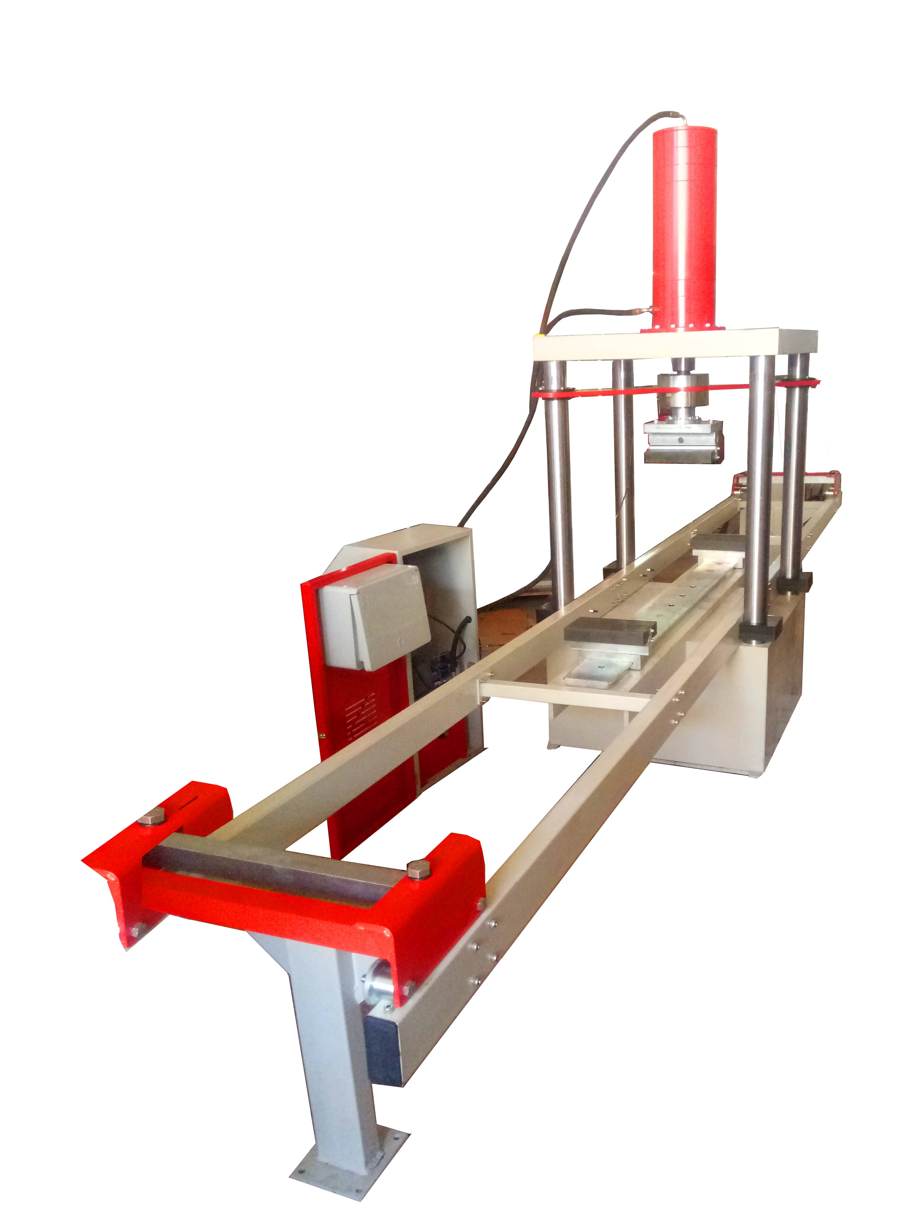 Machine pour les essais statiques de traverses en béton pour voies ferrées et supports