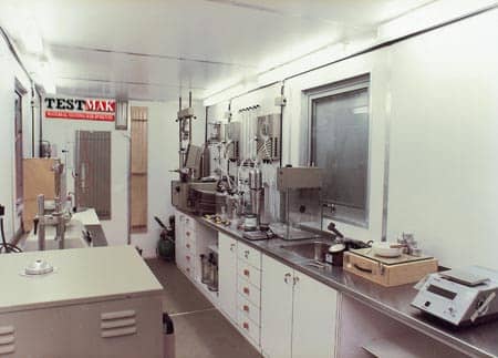 Mobil type concrete laboratory