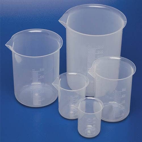 PLASTIC BEAKERS